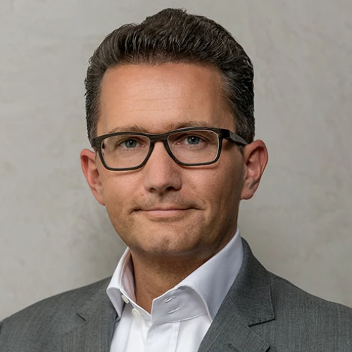 Headshot of BCG expert Nikolaus Lang