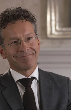 dijsselbloem-socialeconomic-still-950x1358-2-tcm9-204480.jpg