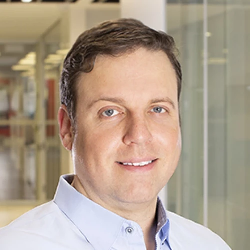 Headshot of BCG expert Adam Gordon