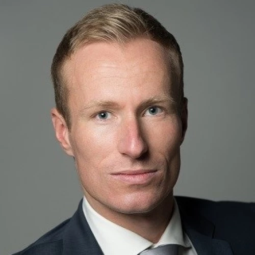 manuel diehn headshot.png