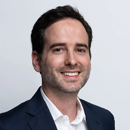 Headshot of BCG expert Eduardo Bicacro
