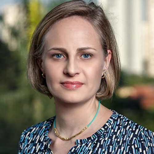 Headshot of BCG expert Juliana Abreu Managing Director & Partner