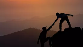 How Leaders Bring Product and Sales Teams Together