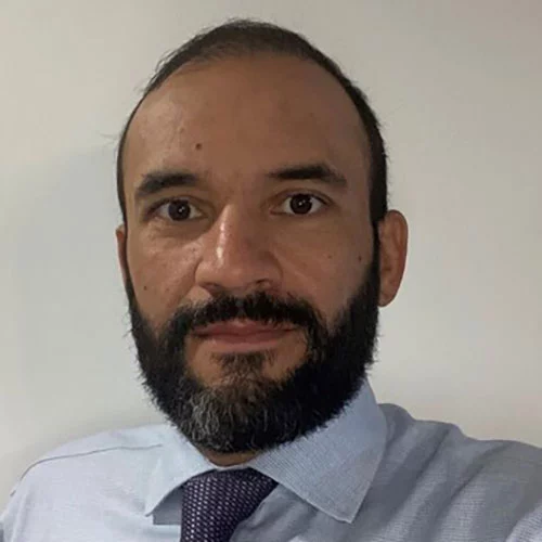 Headshot of BCG expert Thiago Cardoso