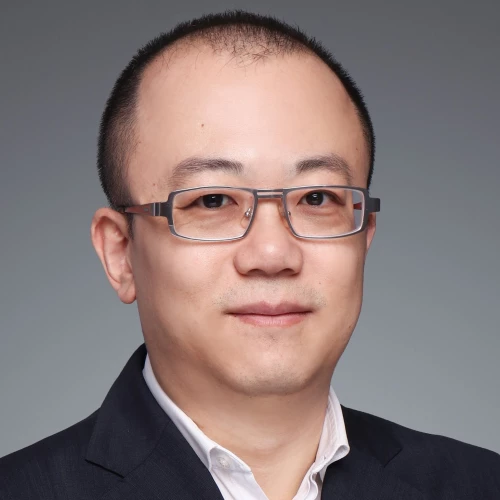 Wales Wei Bio Headshot