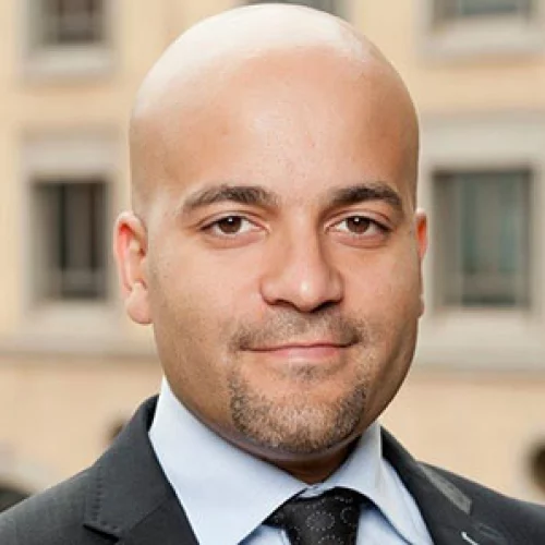 Headshot of BCG expert Stefano Niavas