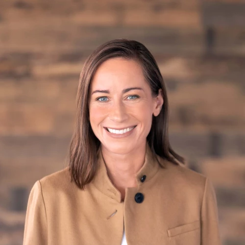 Carey-Armstrong-headshot.jpg