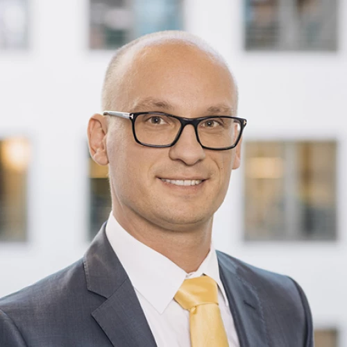 florian-burgdorf-438x438-tcm9-243995.jpg