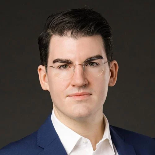 Headshot of BCG expert Can Schnigula