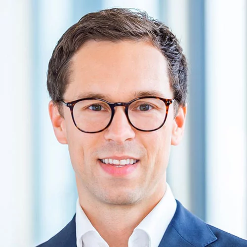 Headshot of BCG expert Björn Elting