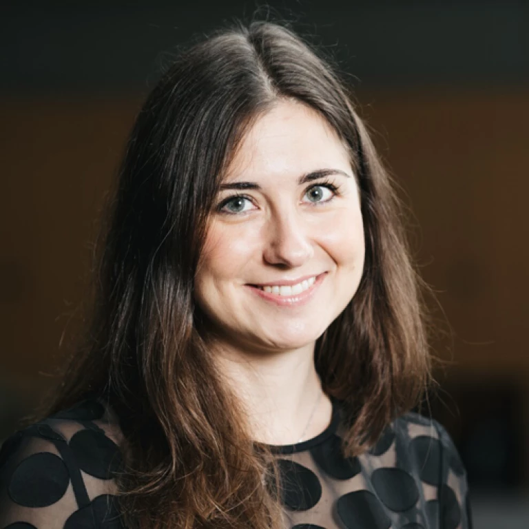 Johanna Benesty | Headshot