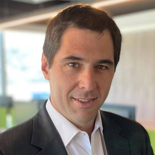 Headshot pf BCG expert martin meninato (1).jpg