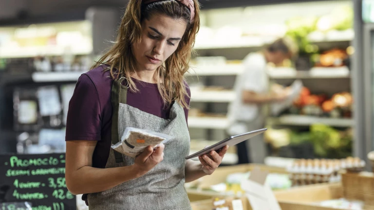 how-generative-ai-can-be-used-in-retail-industry-hero.jpg