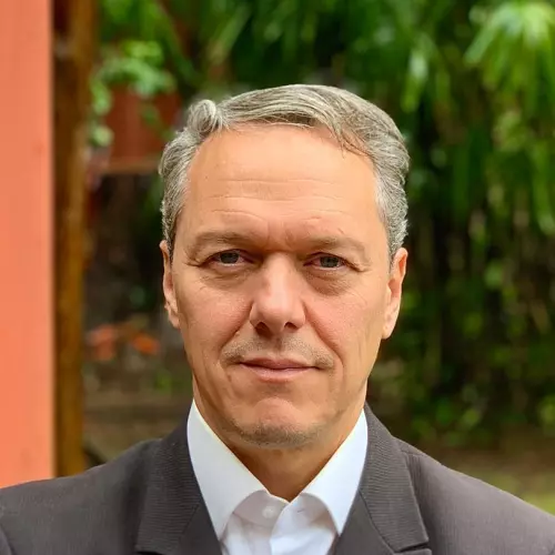 Fernando Lunardini Bio Headshot