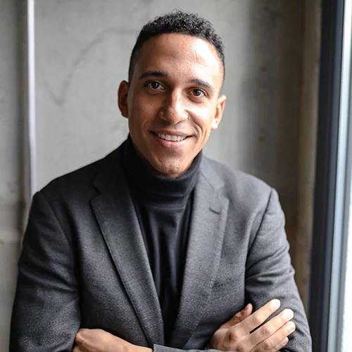 Headshot of BCG expert Ernesto Garnier