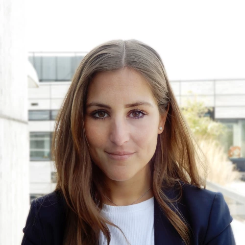 Headshot of BCG expert Katherina Kyratsas