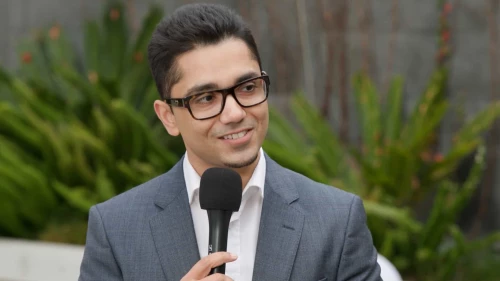 Building the Bionic Relationship Between Humans and AI