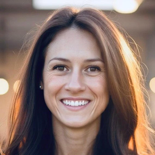Headshot of BCG expert Elizabeth Hearne
