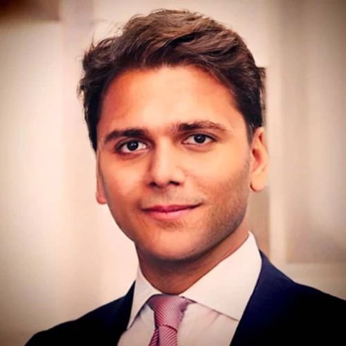 Headshot of BCG expert Pratik Shah