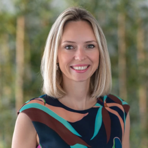Headshot of BCG expert Gozde Yalazi Ozbek Managing Director & Partner