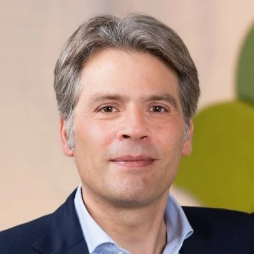 benjamin entraygues headshot.jpg