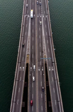 why-road-freight-needs2880x1620-tcm9-189367.jpg