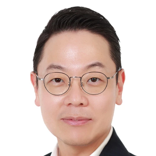 Headshot of BCG expert Ji Hoon Kim