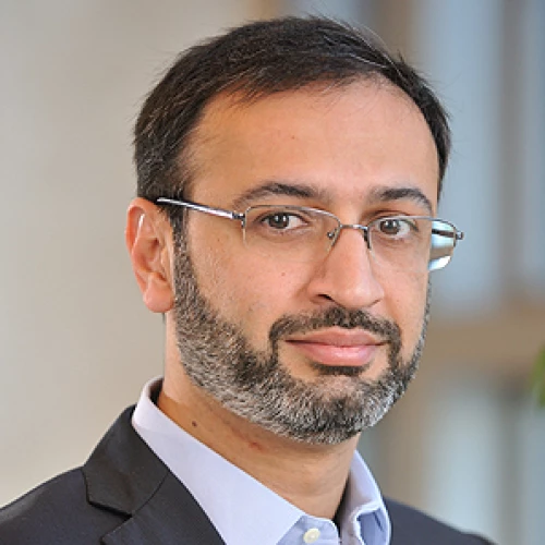 Headshot of BCG expert Vikram Bhalla
