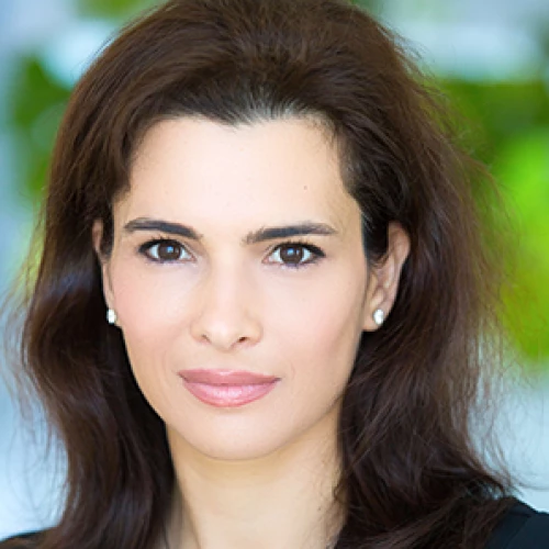 Headshot of BCG expert Leila Hoteit