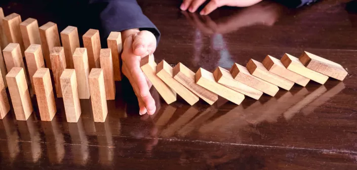 HIGH ANGLE VIEW OF PEOPLE PLAYING PIANO