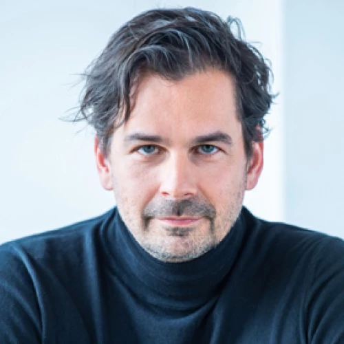 Headshot of BCG expert Dominic Veken