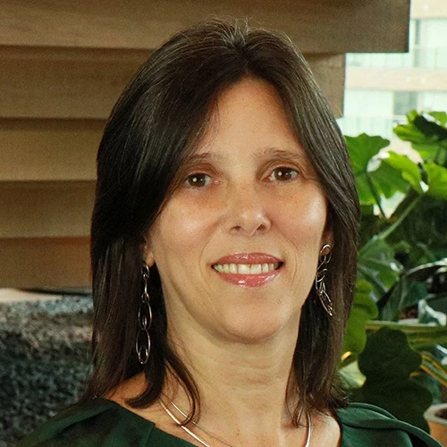 Headshot of BCG expert Ana Vieira