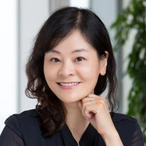 Headshot of BCG expert Michelle Hu