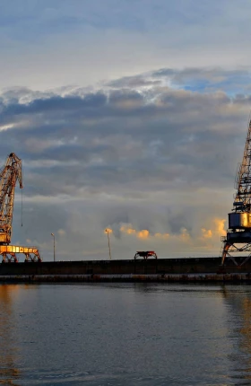 How Institutional Investors See the Future of Oil and Gas - rectangle