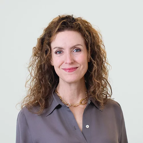 Headshot of BCG expert Cathy Carlisi