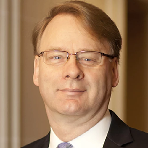 Headshot of BCG expert Martin Reeves