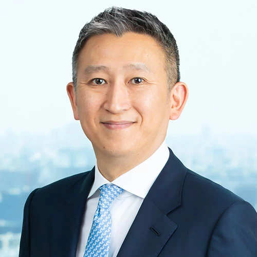 Headshot of BCG expert Kazutoshi Tominaga