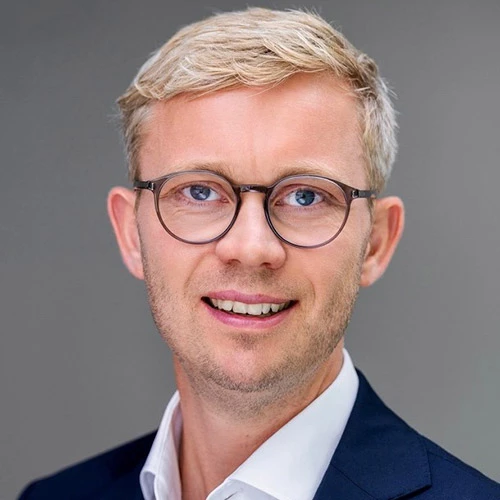 Headshot of BCG expert Andreas Maue