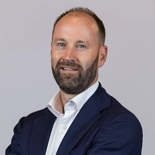 Headshot of BCG expert Simon Murphy