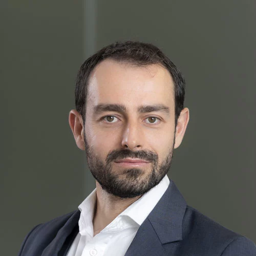 Mikhail Nikomarov | Headshot