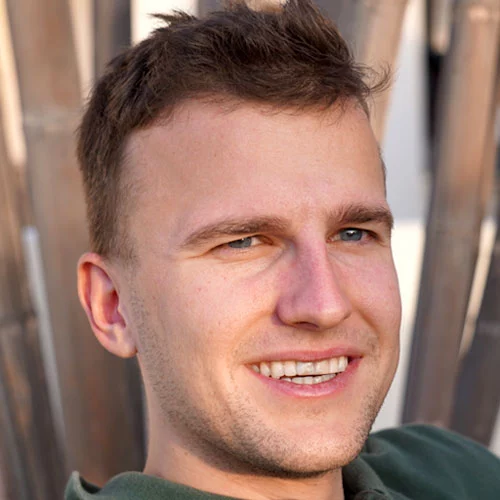 Headshot of BCG expert Niels Degrande
