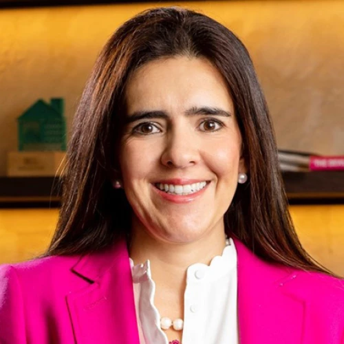 juliana-sguerra438x438-tcm9-235260.jpg