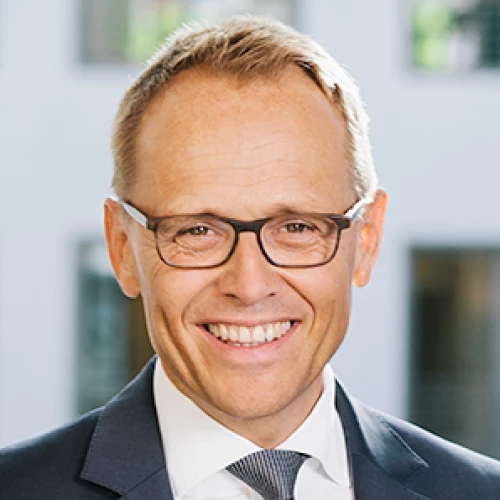 Headshot of BCG expert Rainer Strack