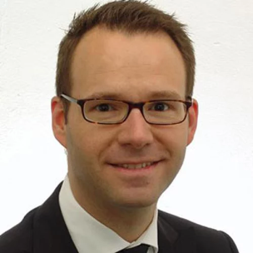 Headshot of BCG expert Andre Kronimus