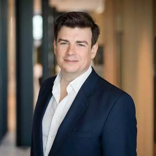 Headshot of BCG expert Louis Watt