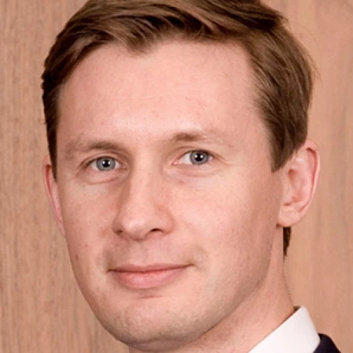 Headshot of BCG expert Peter Geluk