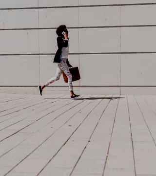 The Business Leader's Path Through Economic Turmoil | Dark rectangle