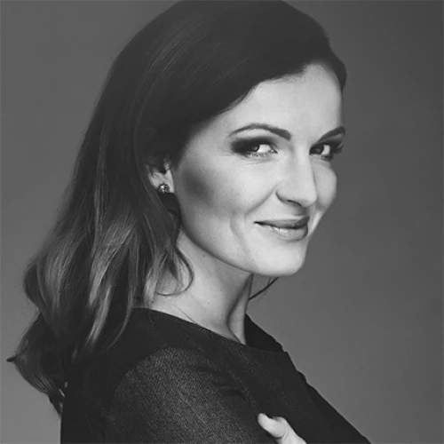 agnieszka-kulas-438x438-tcm9-252246.jpg