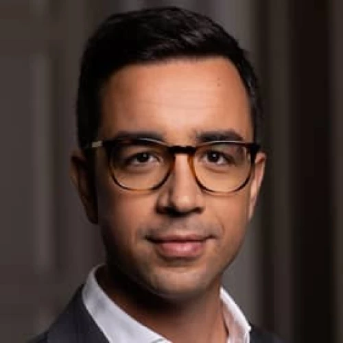 Carlos-Elavai.jpg